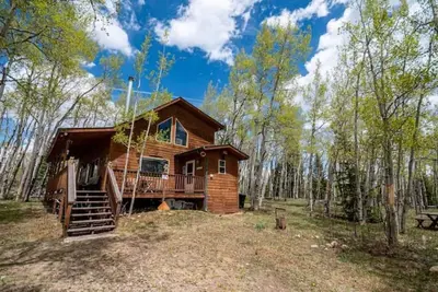 Image de Beautiful, Cozy and Quiet Home Nestled in an Aspen Grove