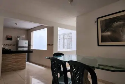 Image de Apartamento Amoblado Amplio de 4 Habitaciones Segundo Piso - Ubicación Central