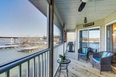 Image de Lakefront Camdenton Condo: Grill & Community Pool