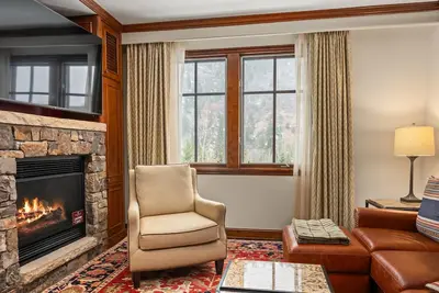 Image de The Ritz-Carlton | 2 Br Residence 8404 w/ Courtyard view, Ski-in/Ski-out Resort in Aspen Highlands