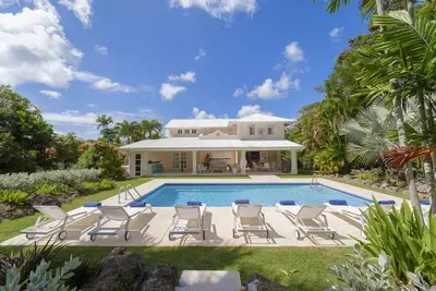 Image de Stunning New 3-bed Villa 2 Mins to Beach - Coral House
