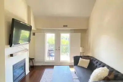 3bdr Loft Close to Village w/Mountain View & Pool
