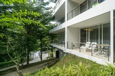 Image de Bright apartment with forest views at Zen Space