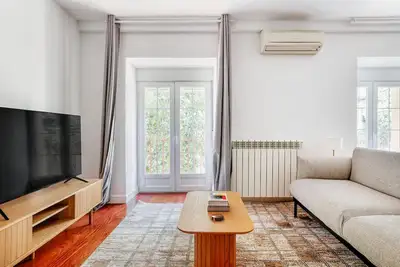 Image de Incredible Lavapies 2br w/ Elevator, nr Dining & Markets, by Blueground