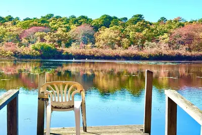 Image de Serene Waterfront Cottage, Private Dock, Walk to Beach, Golf, Ferry, Cafe & Shop