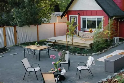 Image de Relaxing Cabin Retreat in Shawnigan Lake & Pet Friendly!