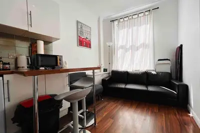 Image de Apartment Sleeps 7 with Wifi