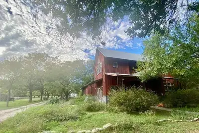 Image de Gorgeous Farmhouse on 10 beautiful acres in the heart of Wimberley-pet friendly