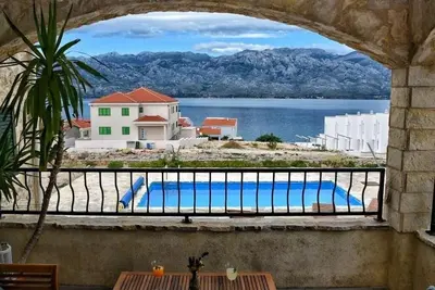 Image de Appartement de deux chambres avec la terrasse et la vue sur le mer Razanac, Zadar (A-22306-b)