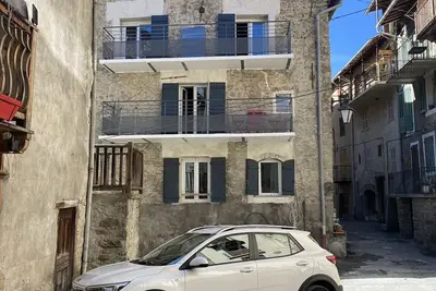 Image de Maison de village de 1802, entièrement rénovée. au centre de Beauvezer 04370