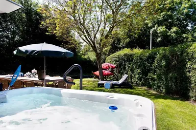 Image de Maison de luxe avec sauna et spa extérieur