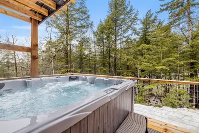 Image de Mountain Cabin Perfect for Ski Vacation w/Hot Tub