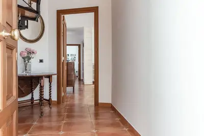 Exclusive Roth Aparments