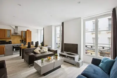 Image de Envoûtant 2 pièces à St. Germain - Mabillon: Embrassez l'Élégance de Paris