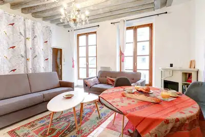 Image de Odéon - St Germain des Prés 2 Pièces : Découvrez l'Art de Vivre au Cœur de Paris