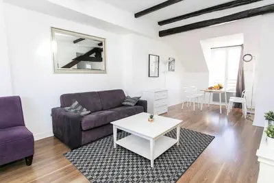 Image de Appartement d'une Chambre Cosy Le Marais: Élégance au Coeur de la Ville