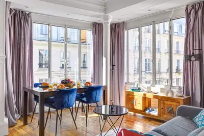 Image de Joli Appartement Louvre - Rue Saint Honoré: Vivez l'Art et l'Élégance de Paris