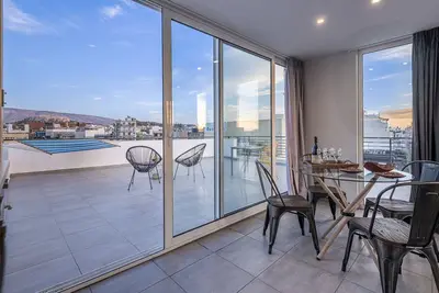 Acropolis Magical View Suite @ Metro Kerameikos