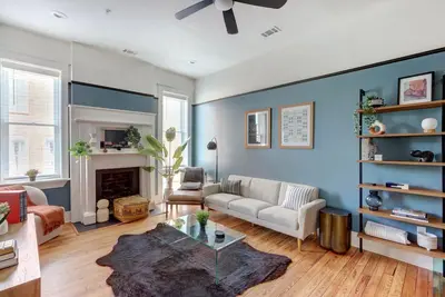 Image de Huntingdon Lofts - 4 Condos, High Style, Sleeps 12