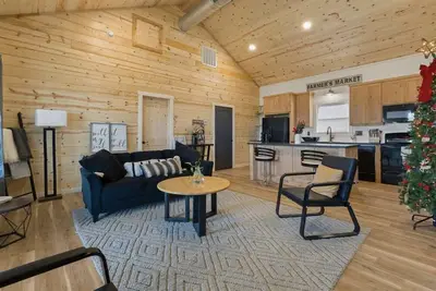 Image de Country oasis w/view in convenient location!