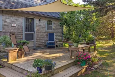 Image de New 2024 Rose Blossom Retreat - Charming 4 Bedroom Home in Eastham