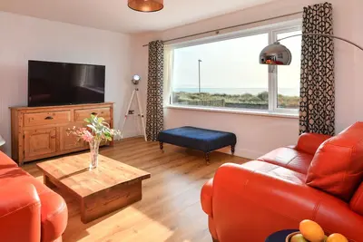 Image de Beachfront Apartment