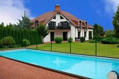 Image de Grande villa de vacances avec piscine, Brenna