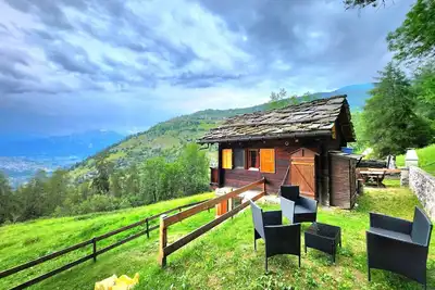 Image de Magnifique grange \"Le Muzet\" avec bel espace extérieur et calme. Val d'Hérens.
