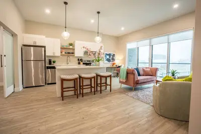 Image de Brand New! 2 Bedroom Luxury Condo