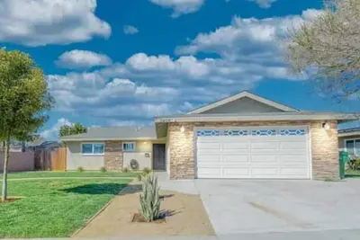 Fun Family Home Minutes to Beach & Legoland with Huge Backyard and a Playground