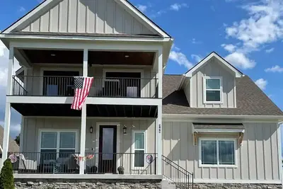 Image de Twin Creeks Getaway- Pet Friendly- Amenities Abound! Golf cart rental available!