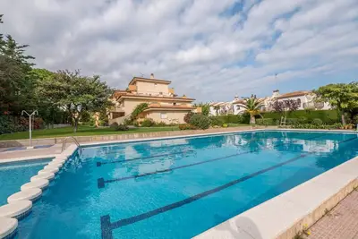 Image de Appartement Stil Mar pour 5 personnes avec piscine commune à l'Escala.