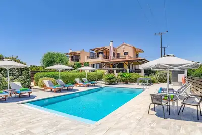 Image de Villa Alnika Acacia by Villa Plus