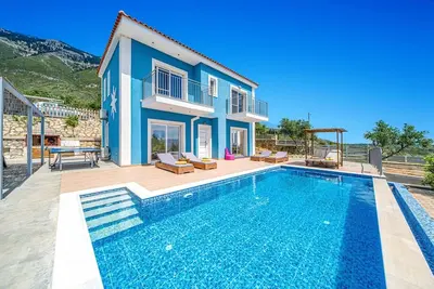 Villa Ble by Villa Plus