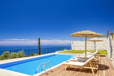 Image de Villa Drimonas Artemis by Villa Plus