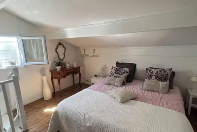 Image de Petite maison cosy avec terrasse extérieur