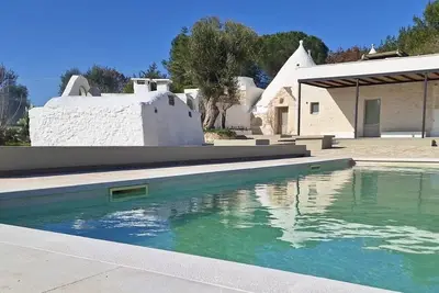 Image de Luxurious villa / Trullo - Breathtaking views - 4x10 m private salt water pool