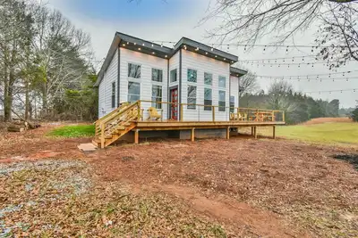 Image de The Tiny Pickleball Mansion at Lake Hartwell