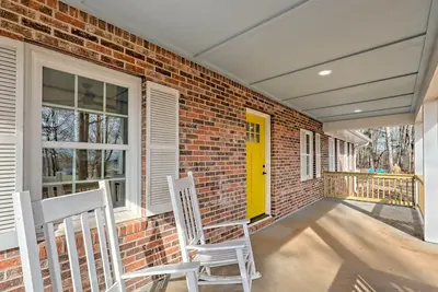 Image de Newly Renovated Ranch Overlooking Active Pasture