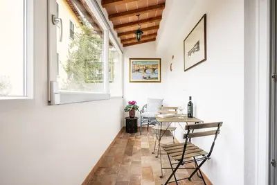 Image de Flat The Moon Over Florence