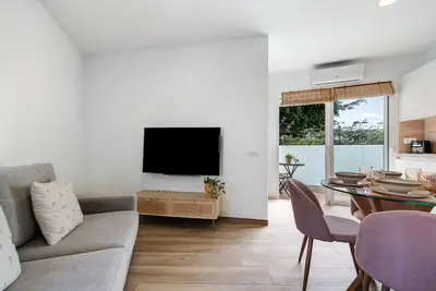 Image de Appartement de vacances 'Flamboyan 2' avec balcon, Wi-Fi et climatisation