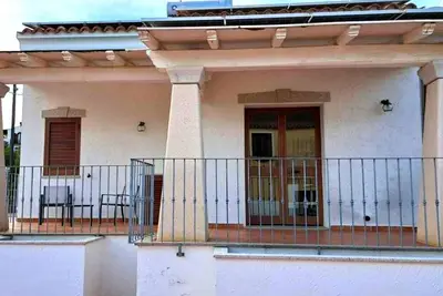 Image de Quadri Donnigheddu Terra: Comfortable four-room apartment near Shark Beach.