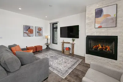 Image de Beautiful new 2br 2ba with 2nd floor River Views