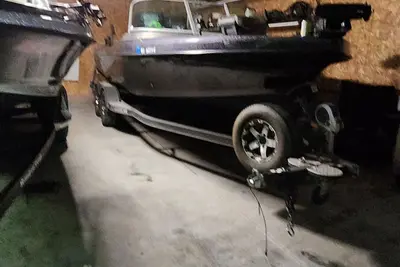 Image de Fishing is what you want to do? Come fish the Bay! Or 5 minute walk to downtown!