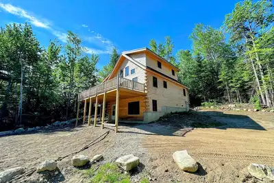 Image de 73r Brand new log home on quiet side street in Bethlehem, close to Main Street, Ac, Dog Friendly!
