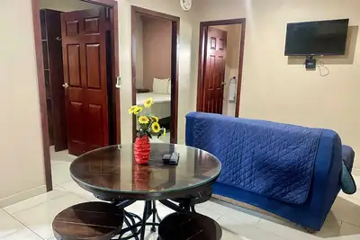 Image de Suite con Cocina, Ventanal con Vista, 2 Hab, Sala, Comedor, 1 Baño y Parqueo