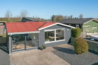 Image de \"Nanni\" - 200m from the sea by Interhome