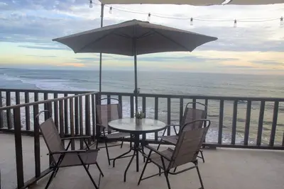 Image de Sunset Bliss. Enjoy your personal beach view, sunset terrace