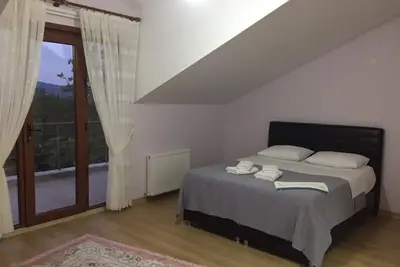 Image de Sapanca mavi yeşil köy evi