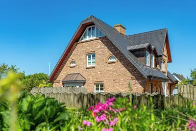 Image de Geschmackvolles Ferienhaus für Sechs Personen in Wattnähe! !